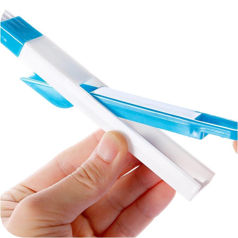 Multifunction computer window cleaning brush - Concept Gadgets